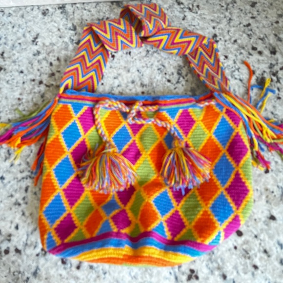 Wayuu Bucket Bag Hand-Woven Bohemian Groovy Chic Hand-Made Rainbow Colored - Picture 5 of 16